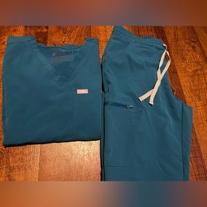 Small Figs Scrub Set - Pacific Blue